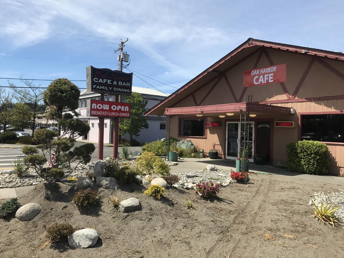 Oak Harbor Inn Exterior photo